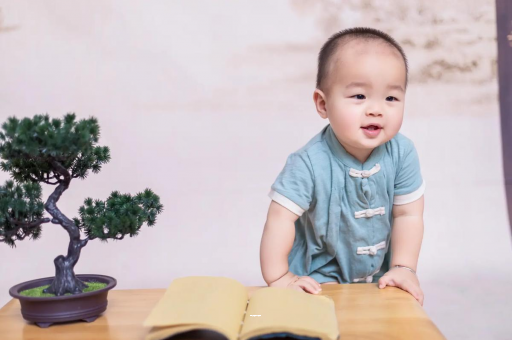 沅江宝宝爱吐奶是什么原因